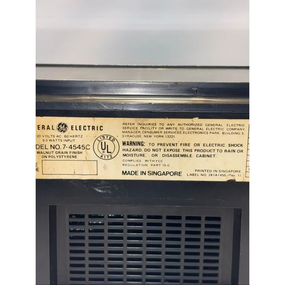 Vintage GE alarm clock radio